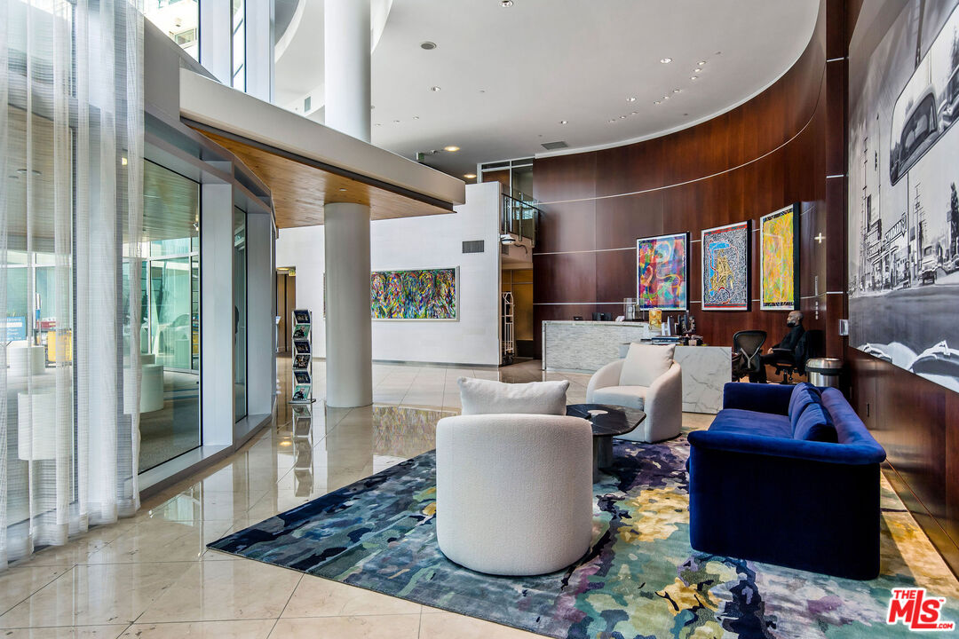13700 MARINA POINTE DR Unit: 702