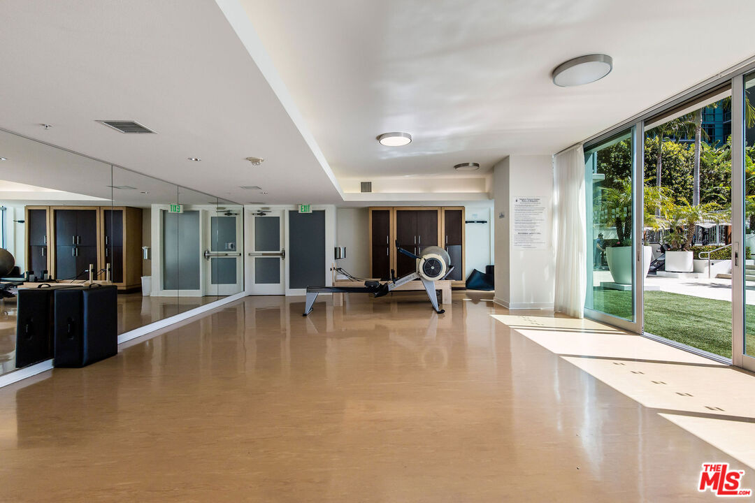 13700 MARINA POINTE DR Unit: 702