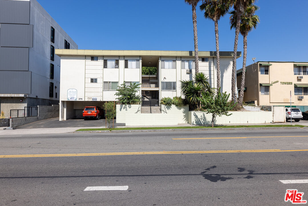 275 Lucas Ave Unit: 4