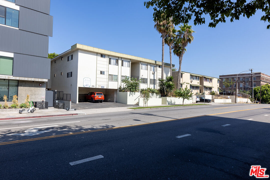 275 Lucas Ave Unit: 4