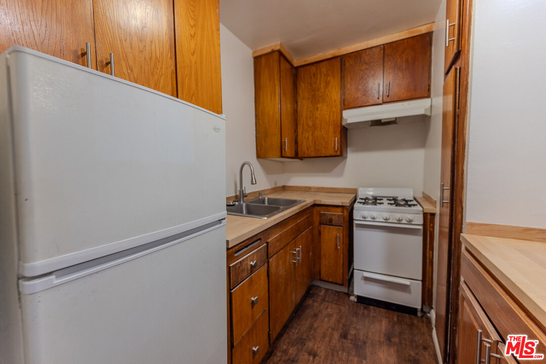 275 Lucas Ave Unit: 4