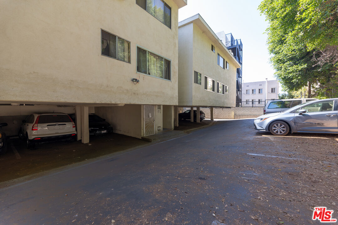 275 Lucas Ave Unit: 4