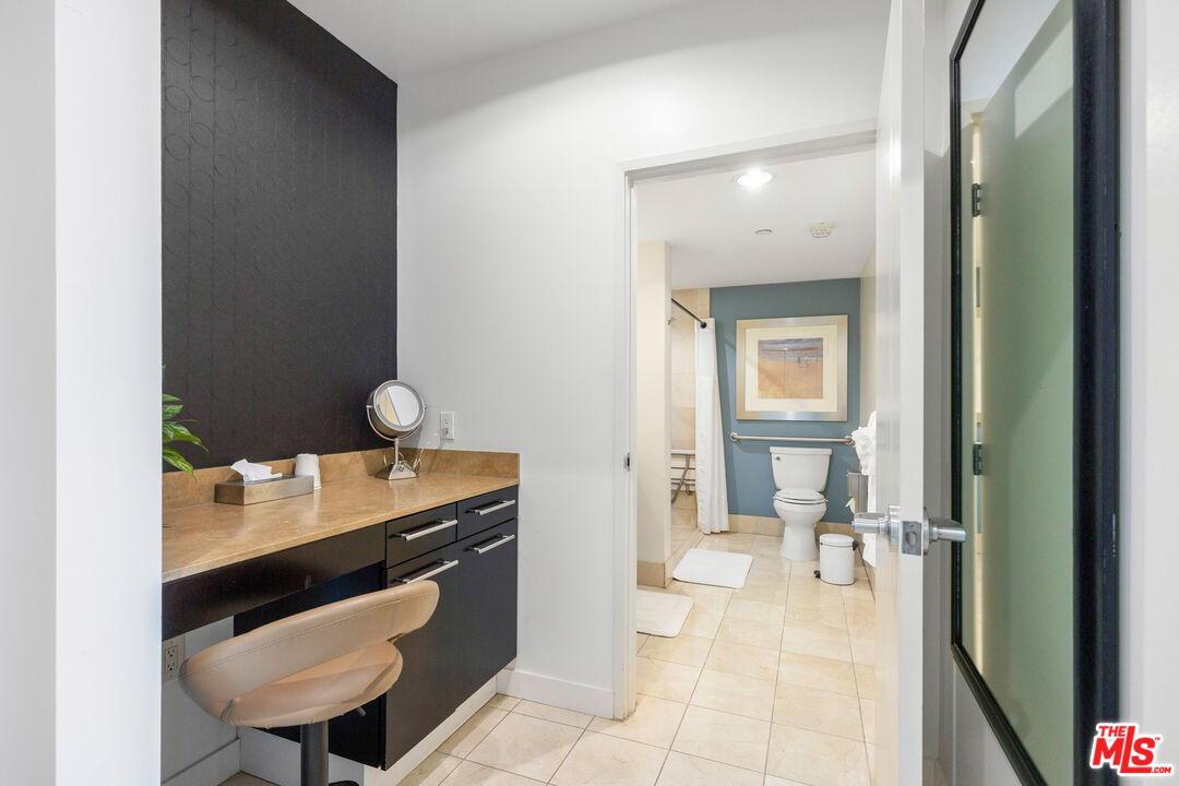 13650 MARINA POINTE DR Unit: 1608