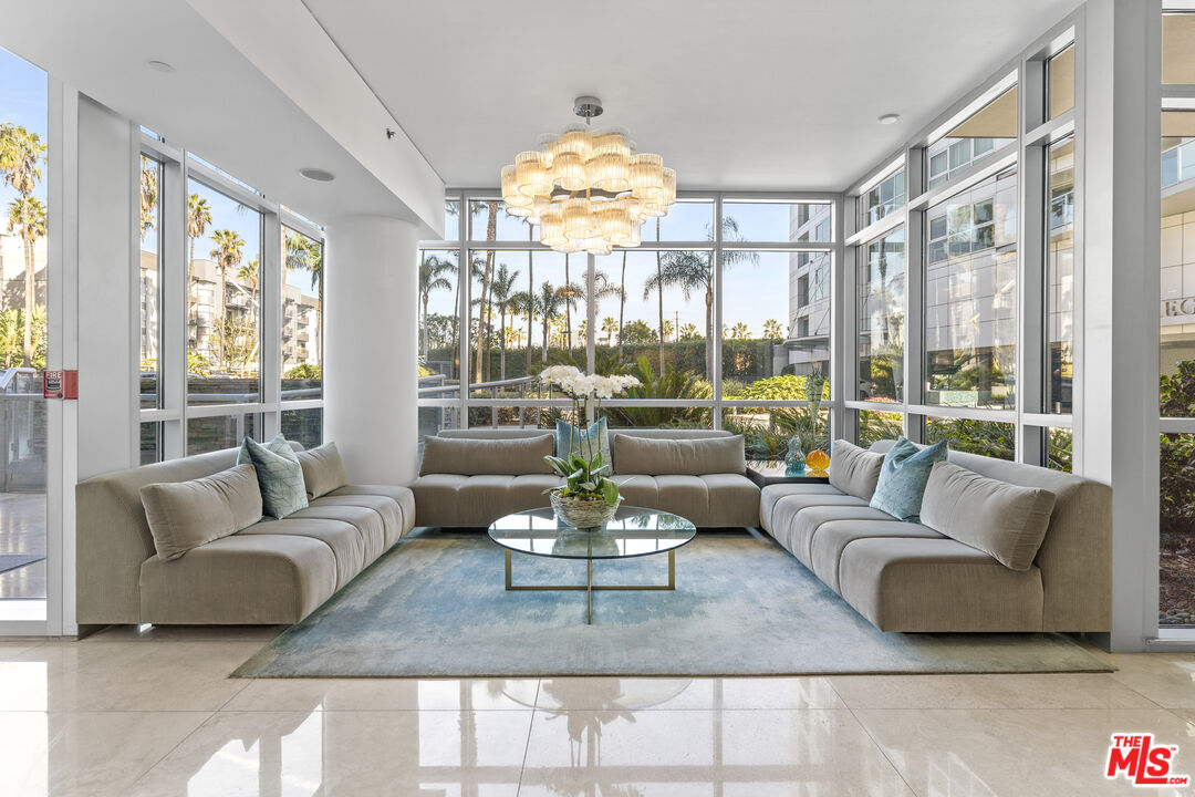 13650 MARINA POINTE DR Unit: 1608