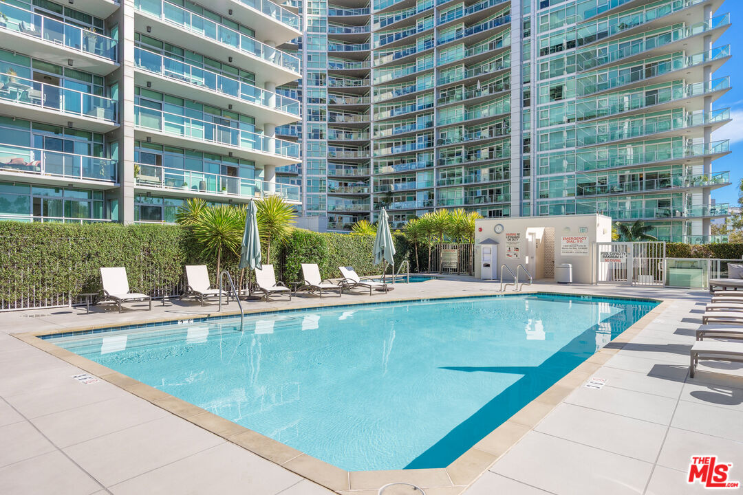 13650 MARINA POINTE DR Unit: 1608