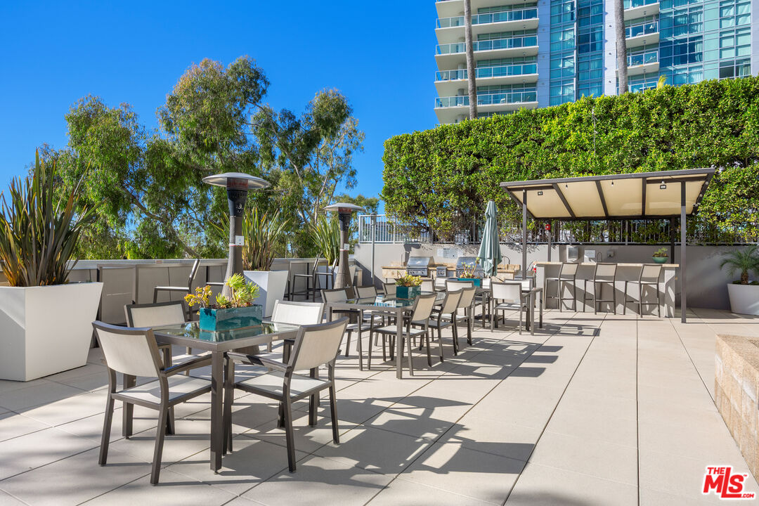 13650 MARINA POINTE DR Unit: 1608