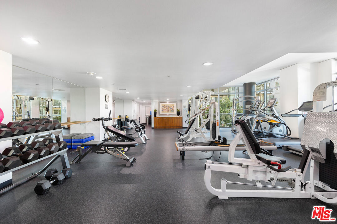 13650 MARINA POINTE DR Unit: 1608