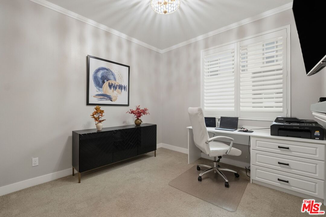 547 Daniel Freeman Cir