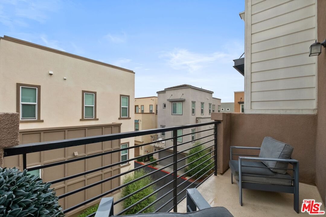 547 Daniel Freeman Cir
