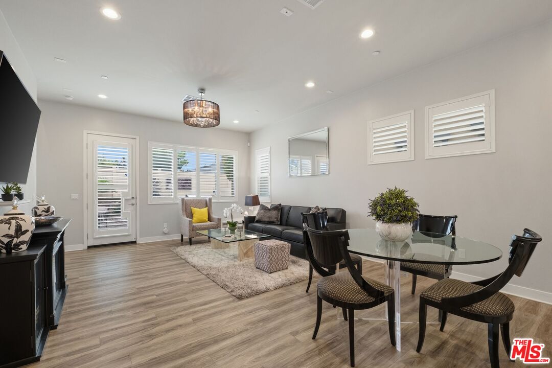 547 Daniel Freeman Cir