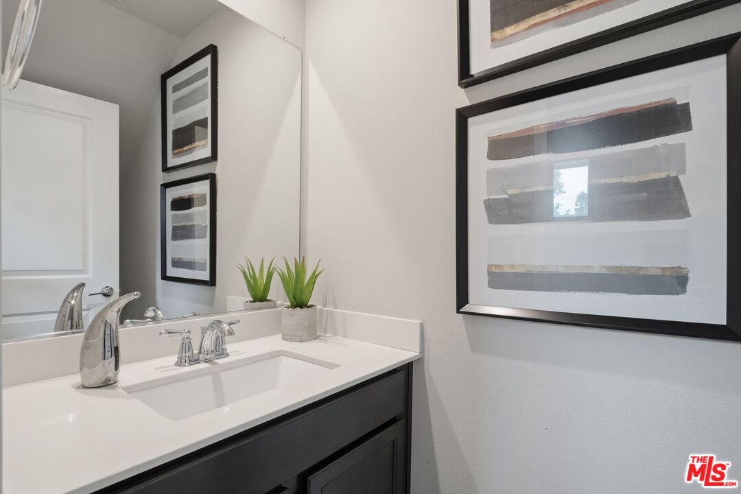 547 Daniel Freeman Cir