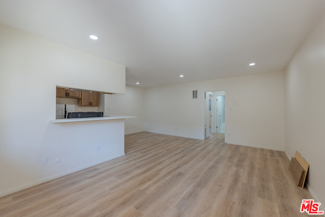 1118 Waterloo St Unit: 2