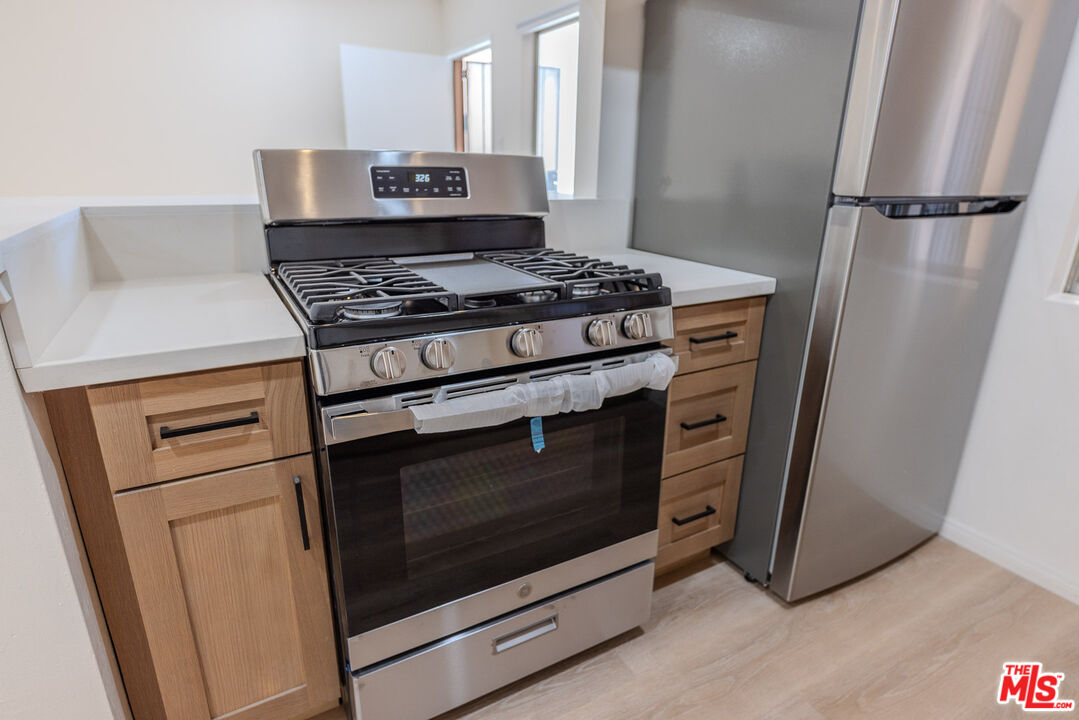 1118 Waterloo St Unit: 2