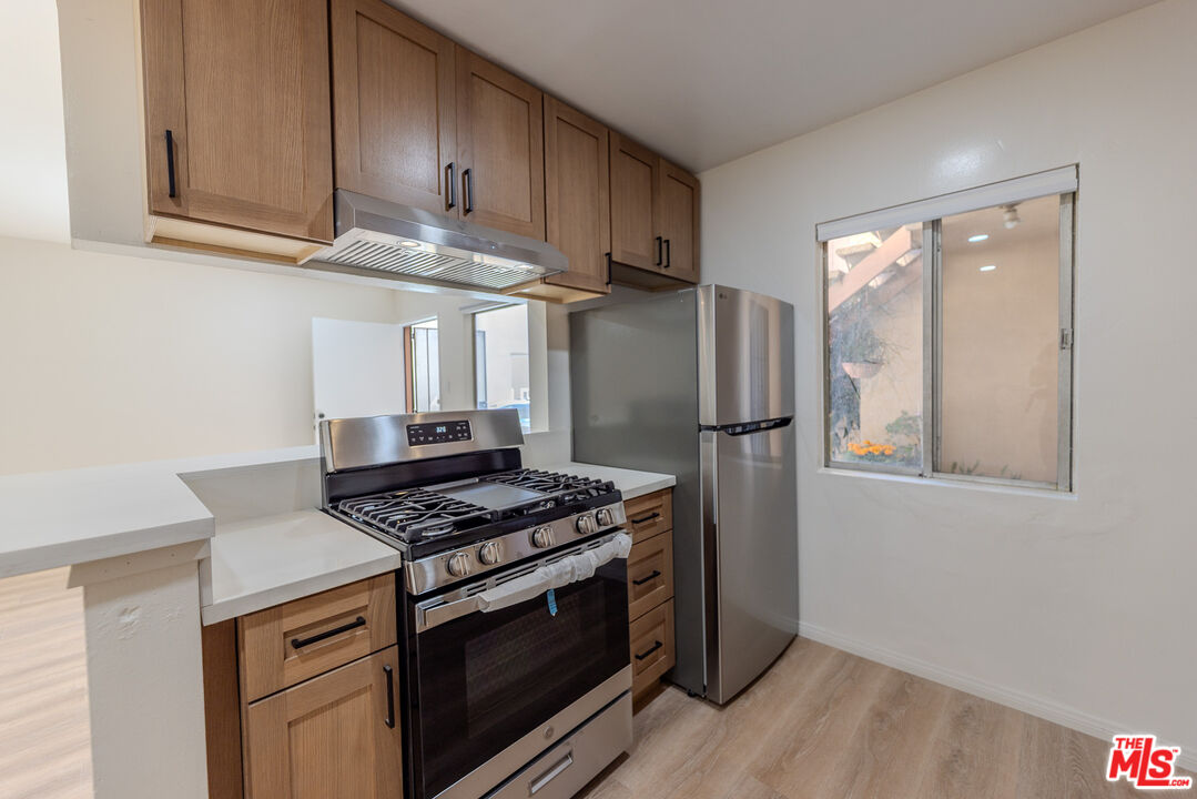 1118 Waterloo St Unit: 2