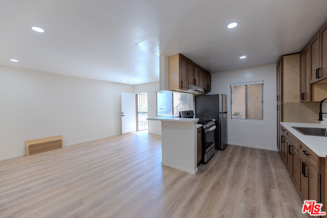 1118 Waterloo St Unit: 2