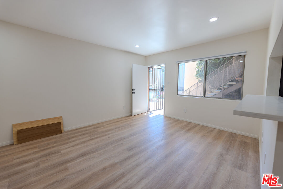 1118 Waterloo St Unit: 2