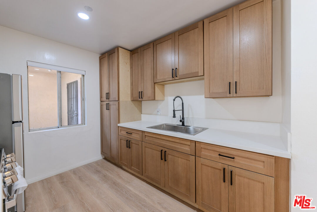 1118 Waterloo St Unit: 2