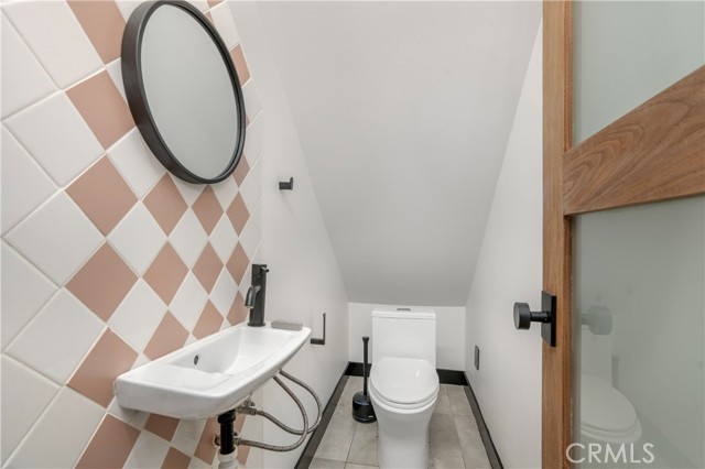 1209 Las Arenas WAY Unit: 5