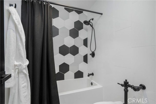 1209 Las Arenas WAY Unit: 5