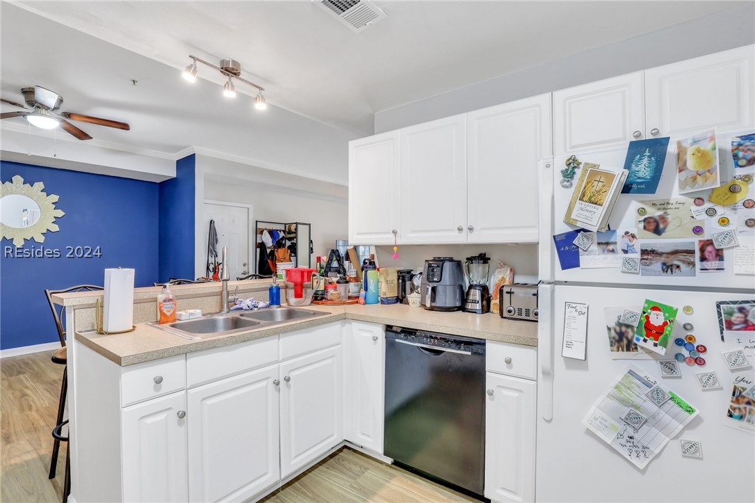 4924 Parkway 18-208
