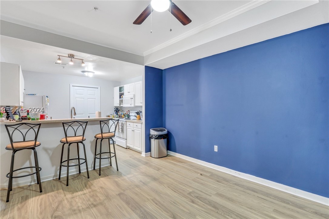 4924 Parkway 18-208