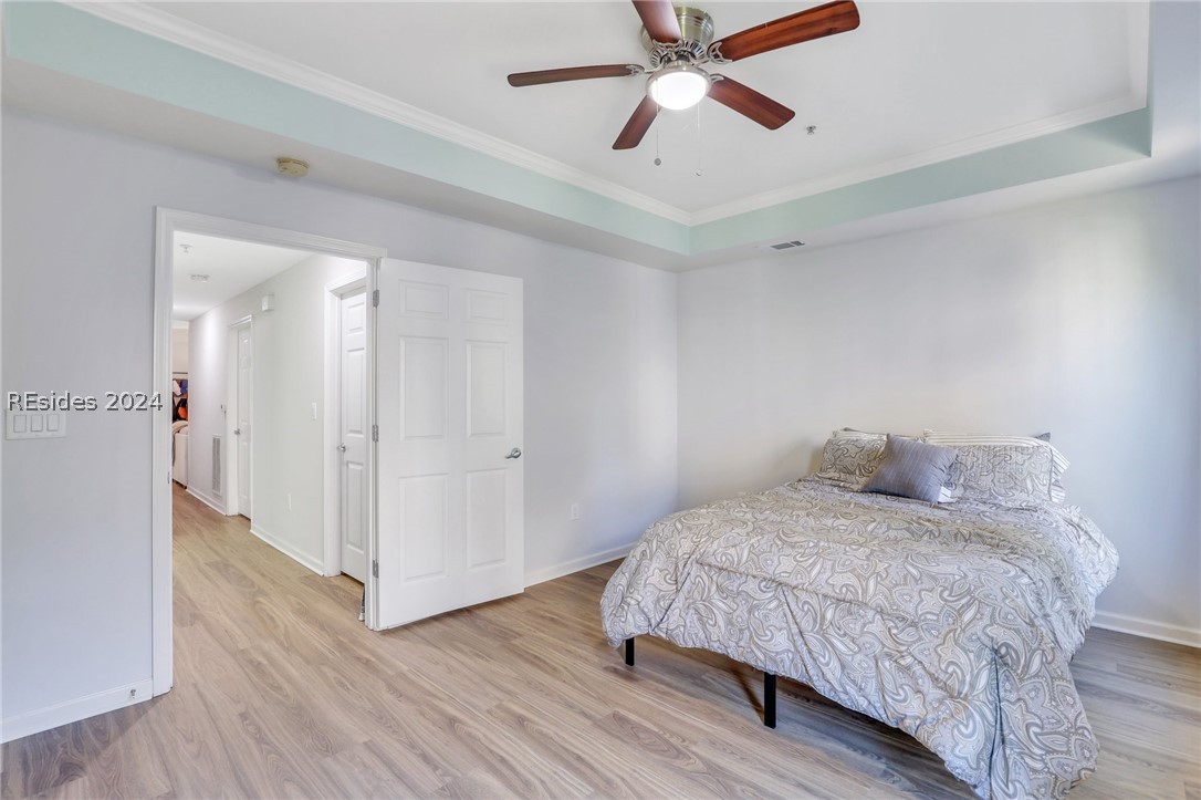 4924 Parkway 18-208