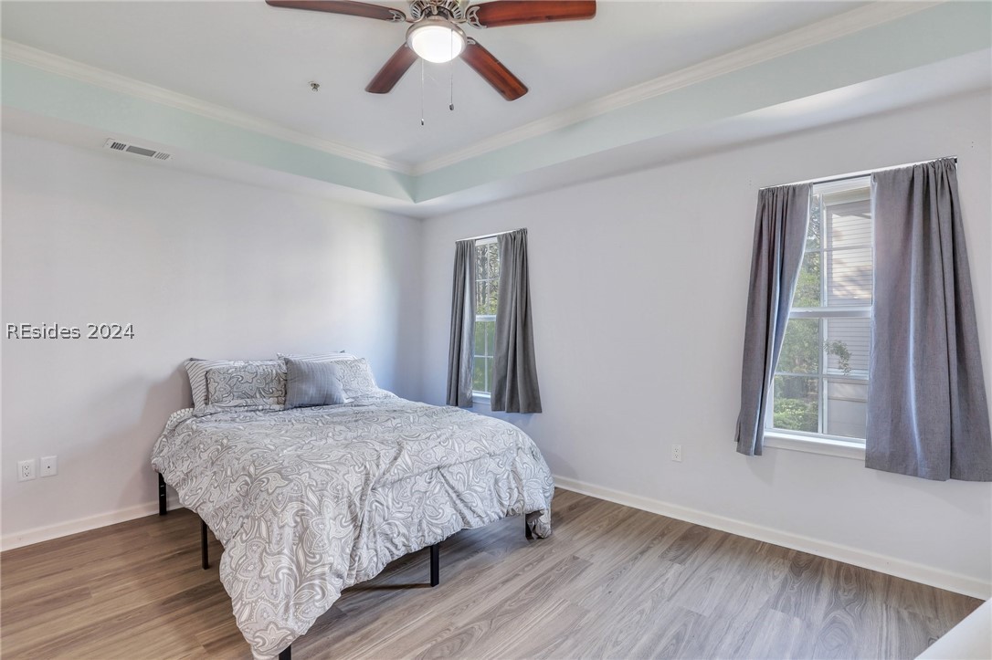 4924 Parkway 18-208
