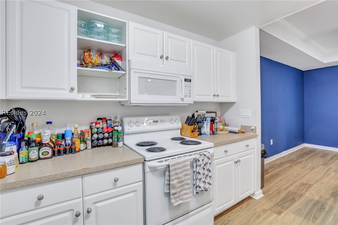 4924 Parkway 18-208