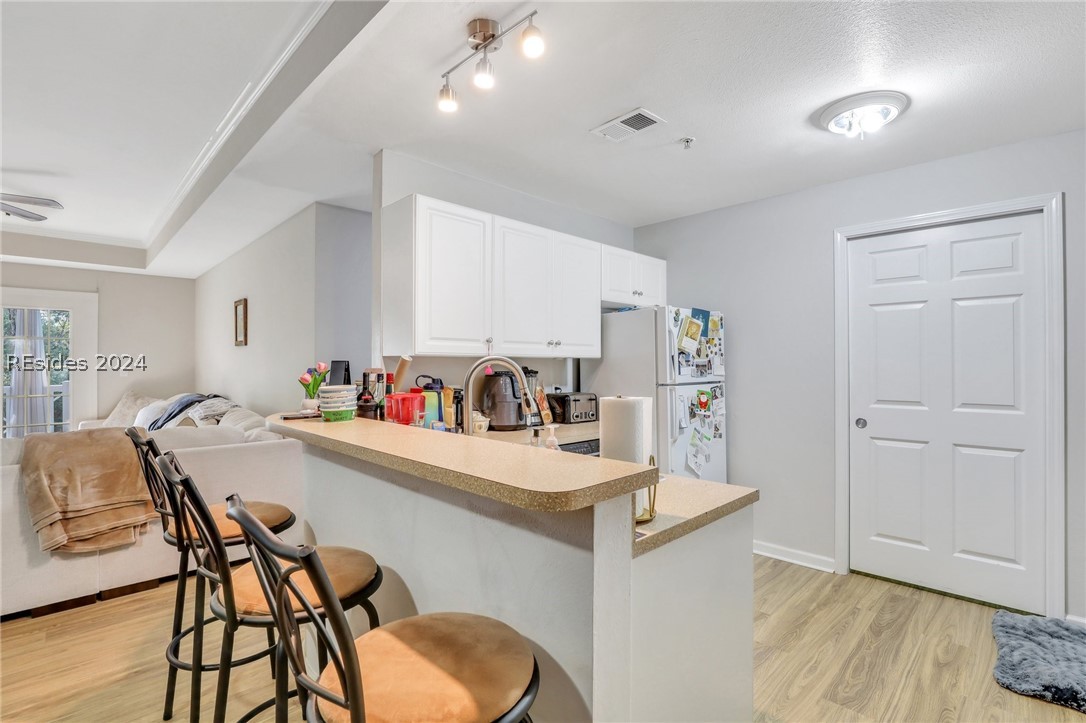 4924 Parkway 18-208