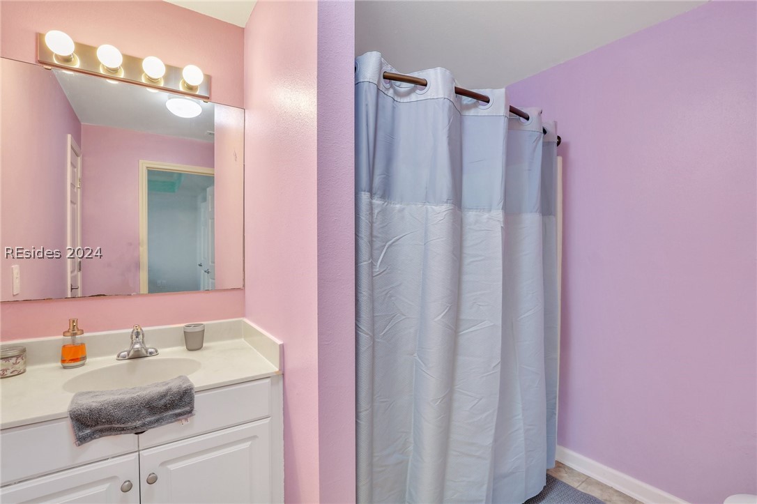 4924 Parkway 18-208