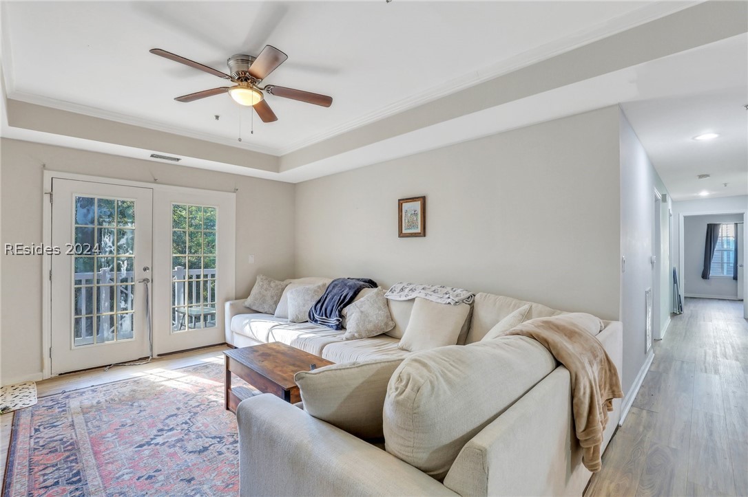 4924 Parkway 18-208