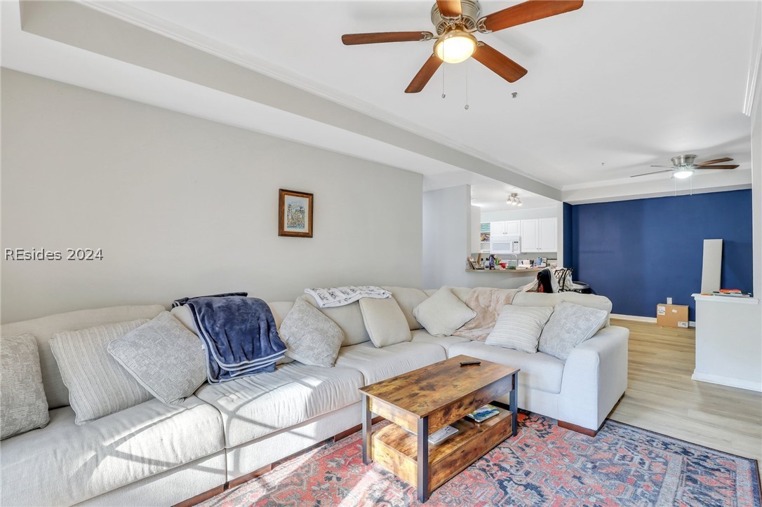 4924 Parkway 18-208