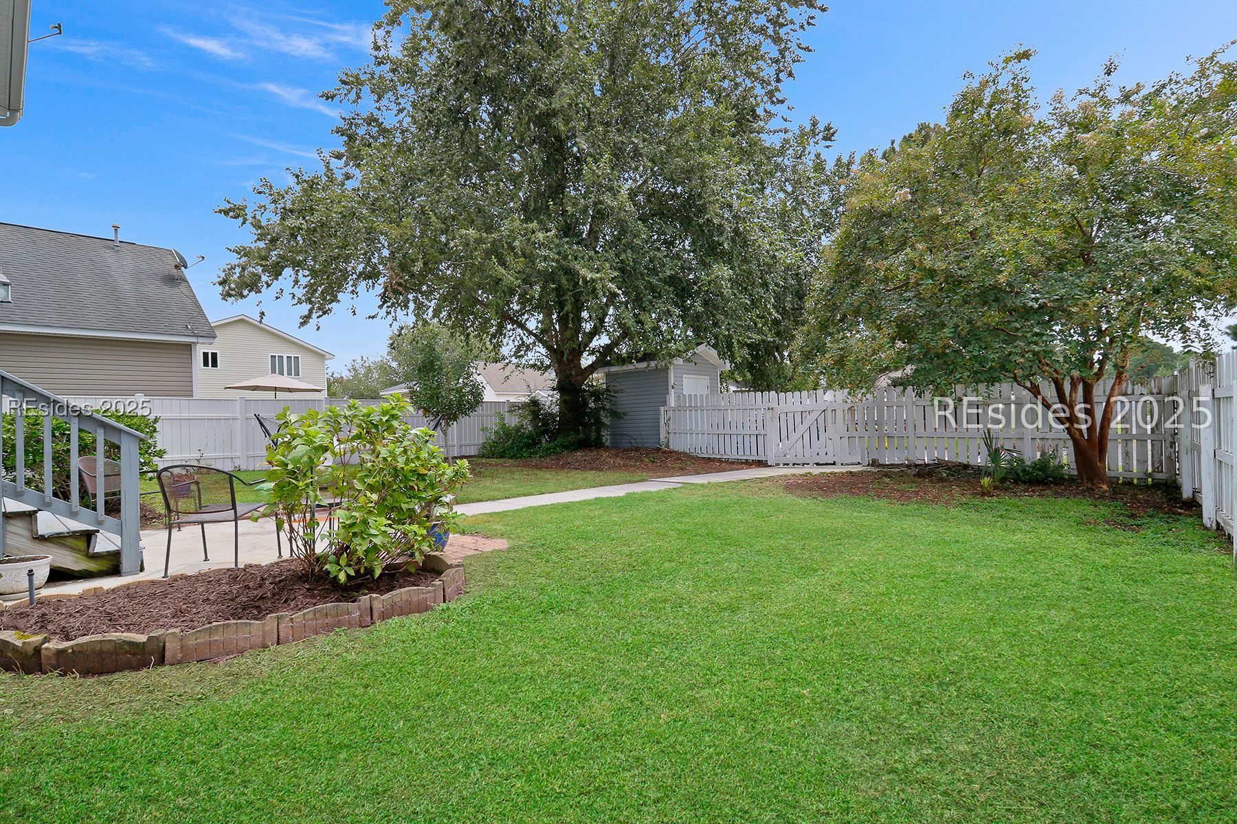 37 4th Avenue