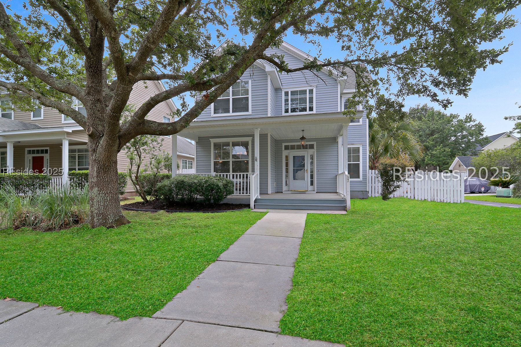 37 4th Avenue