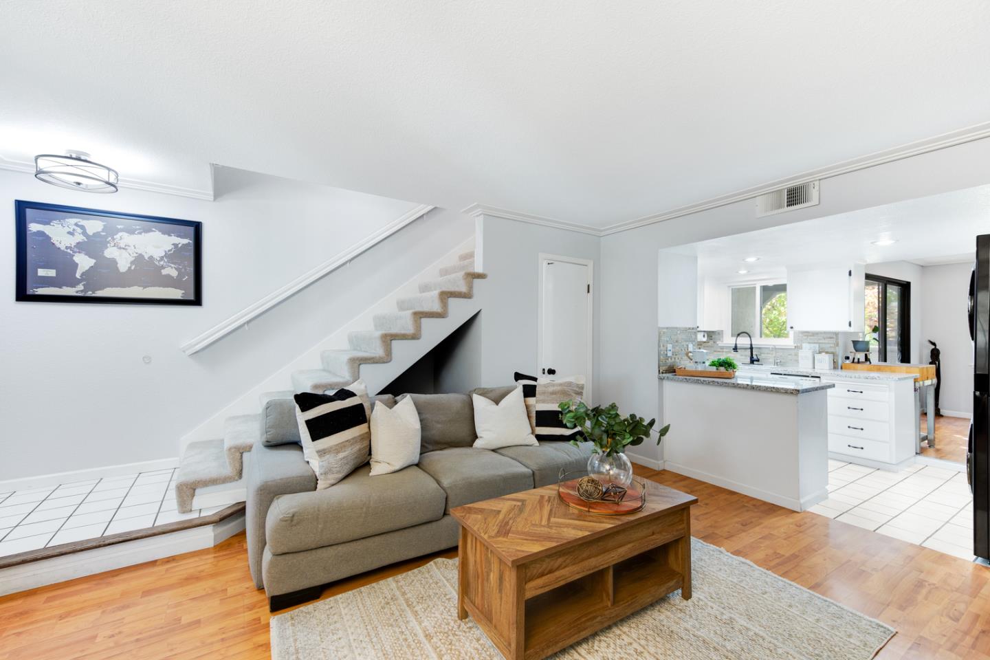 380 S 11th ST