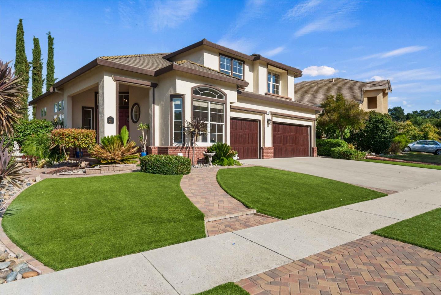 1687 Valley Oaks DR