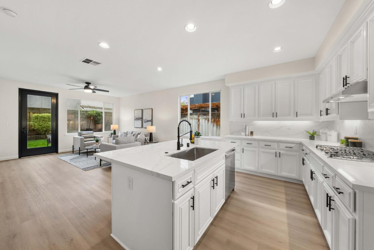 866 Sorrento DR