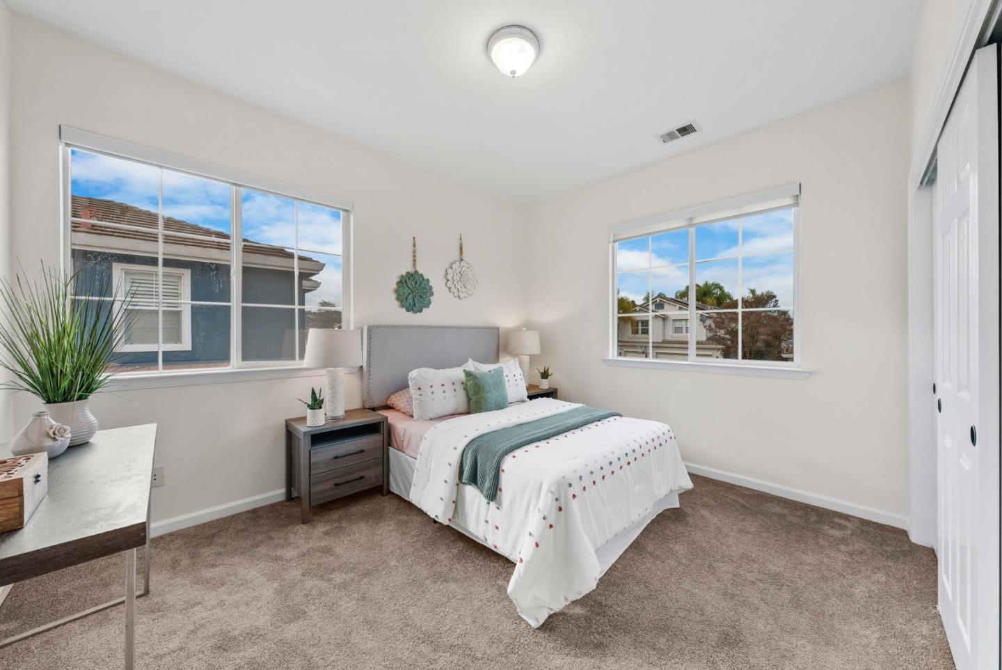 866 Sorrento DR