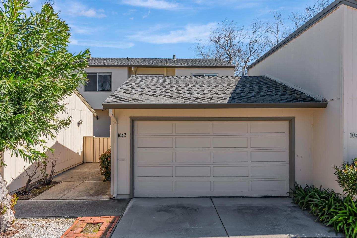1042 Regency Knoll DR