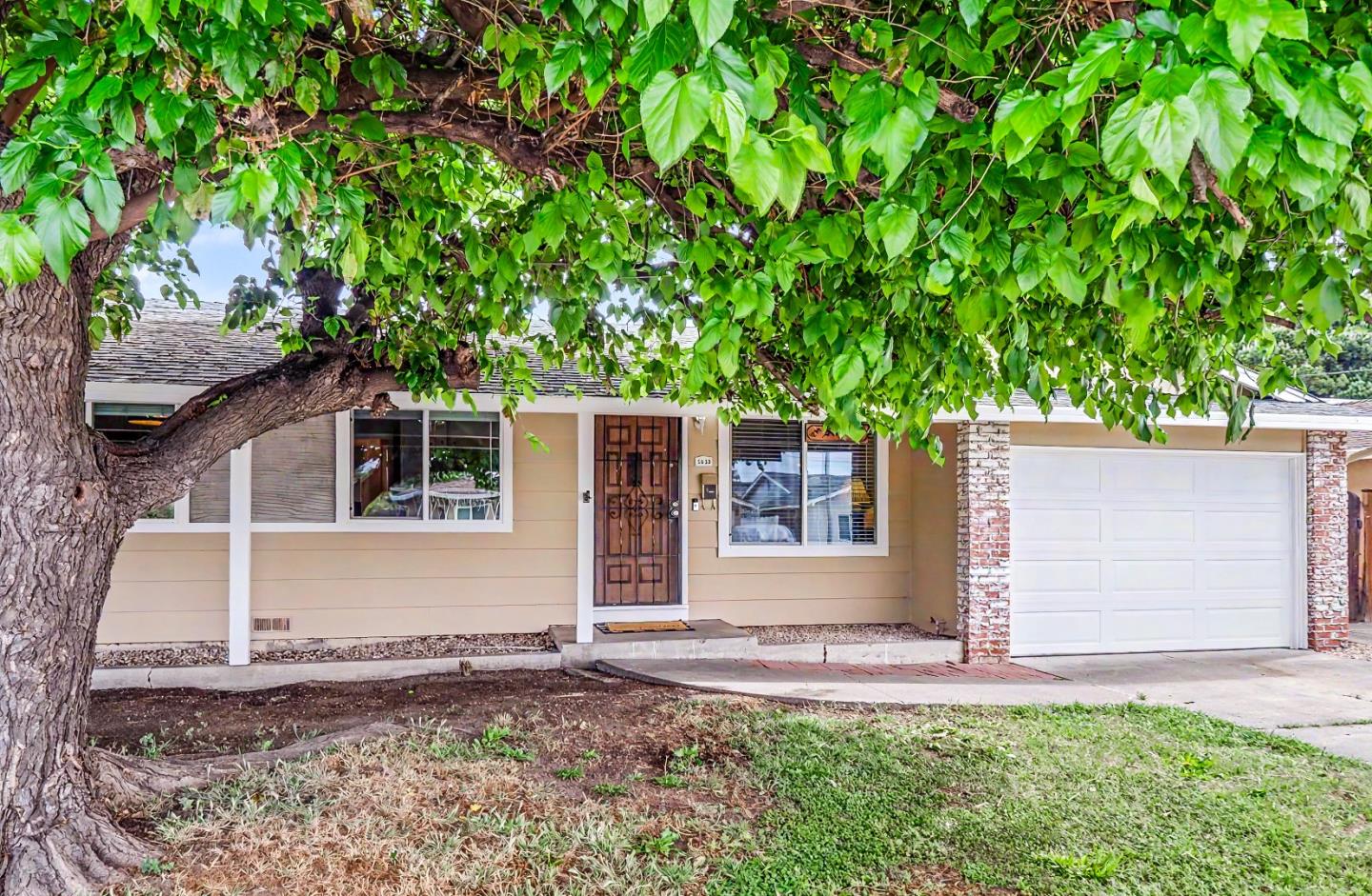 5438 Farina Lane