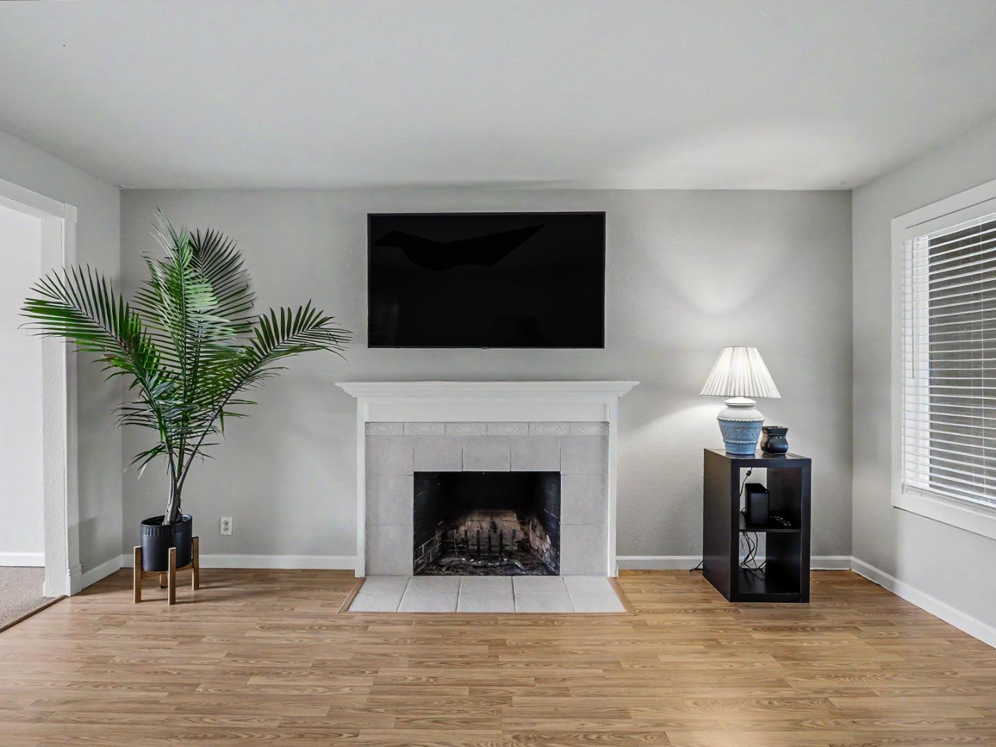 5438 Farina Lane