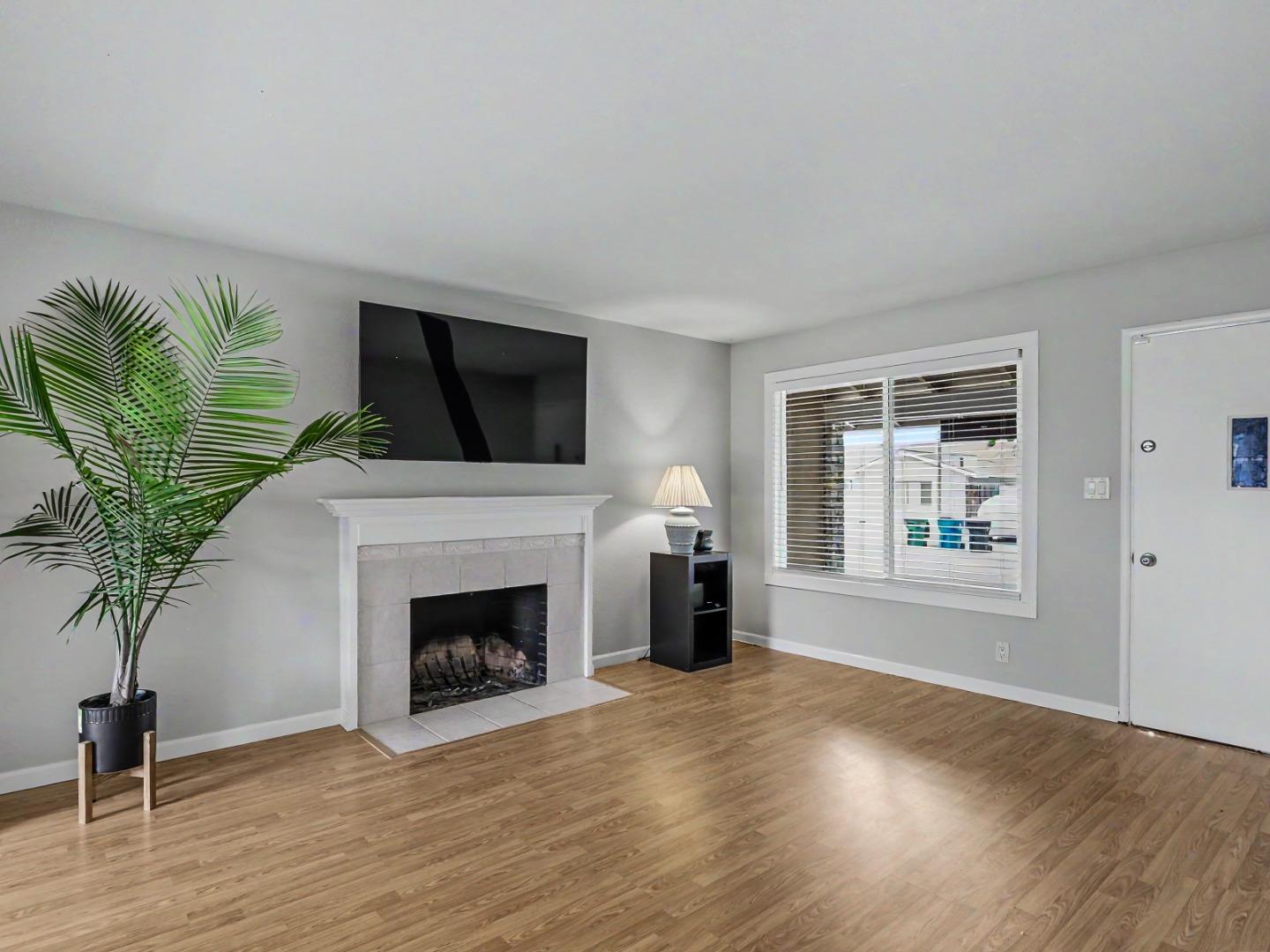 5438 Farina Lane