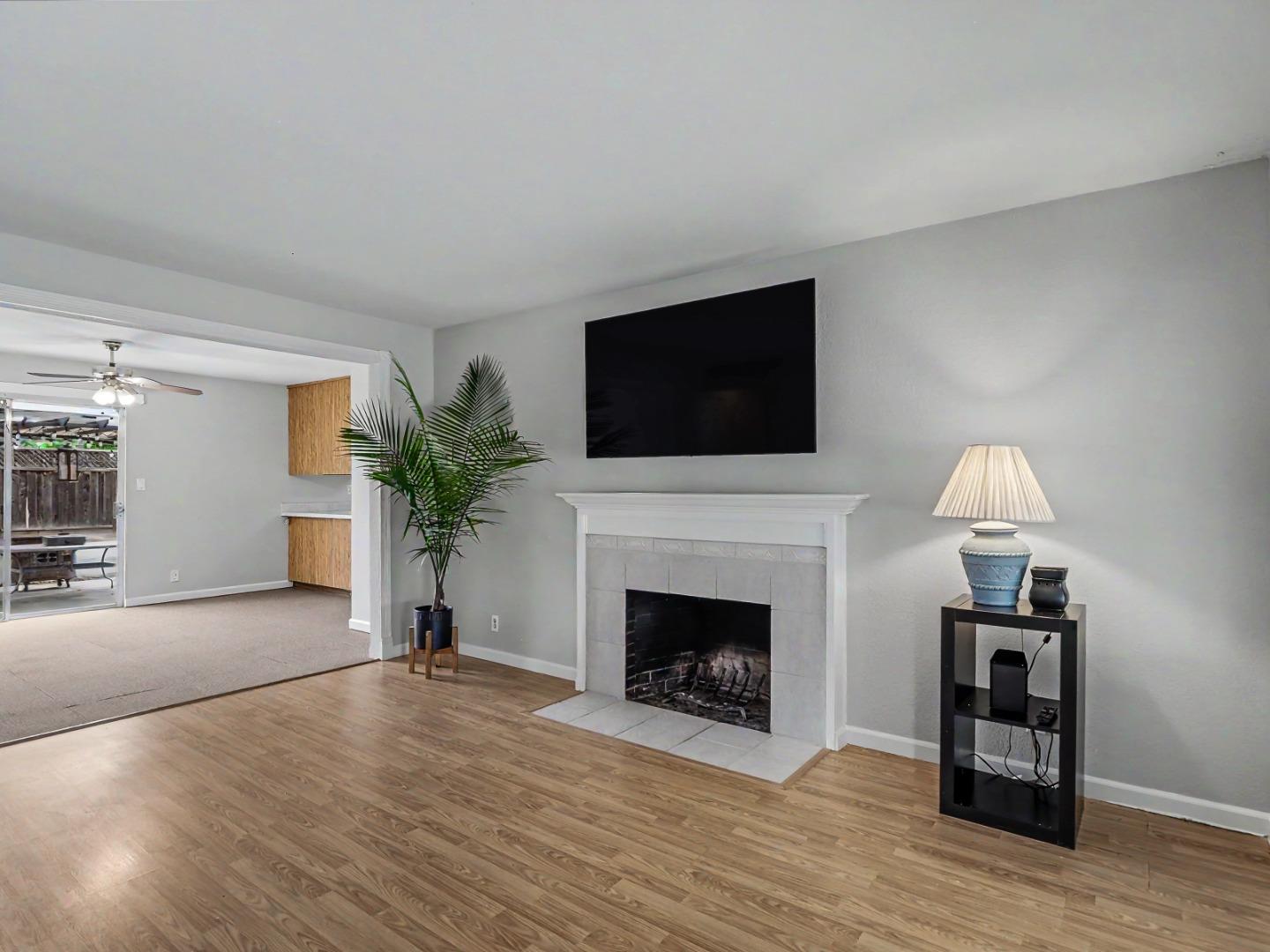 5438 Farina Lane