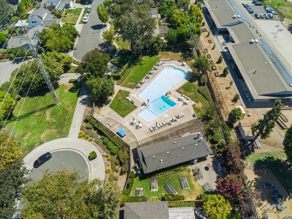 2390 Harris CT