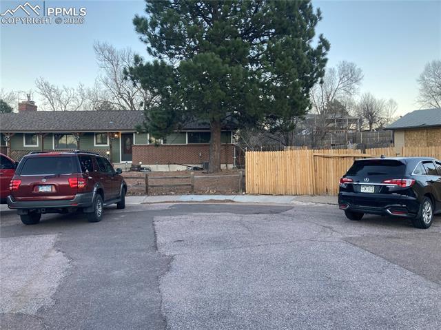 1099 Kachina Drive