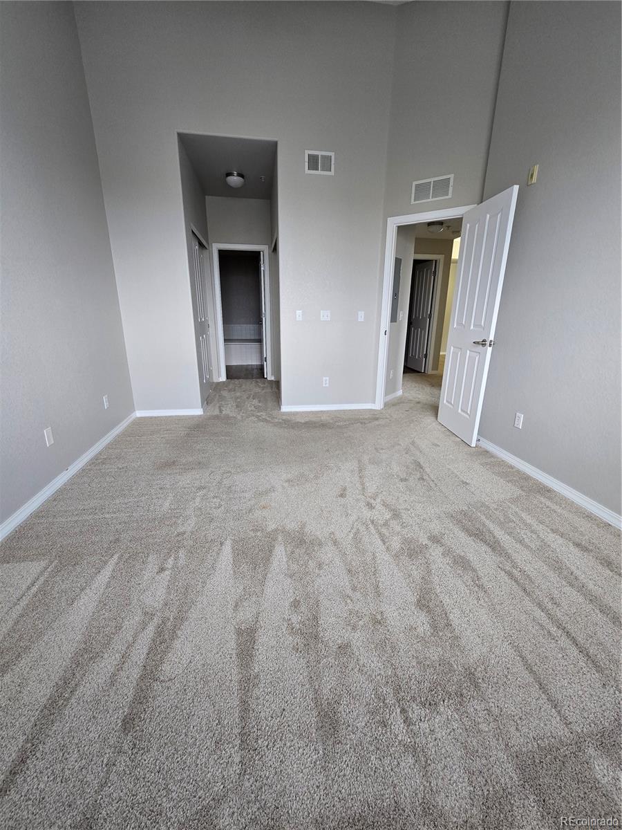 8726 S Kline Street Unit: 208