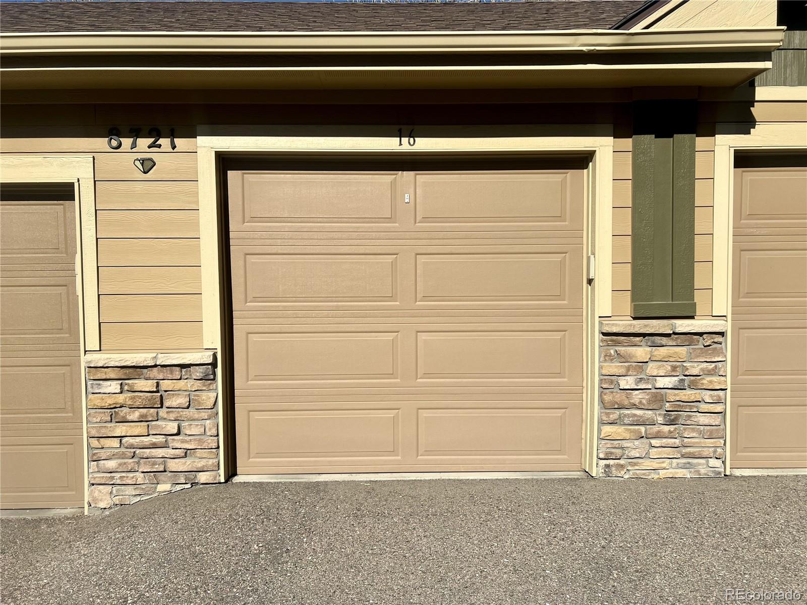 8726 S Kline Street Unit: 208