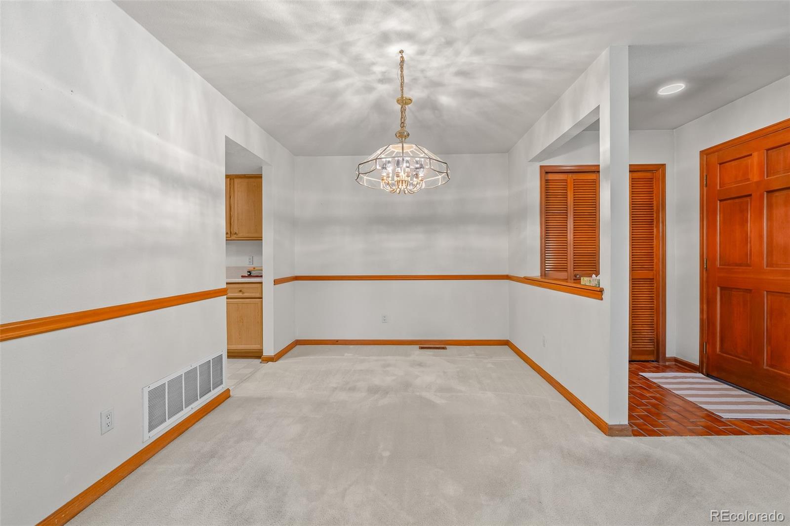 1417 W Lake Court