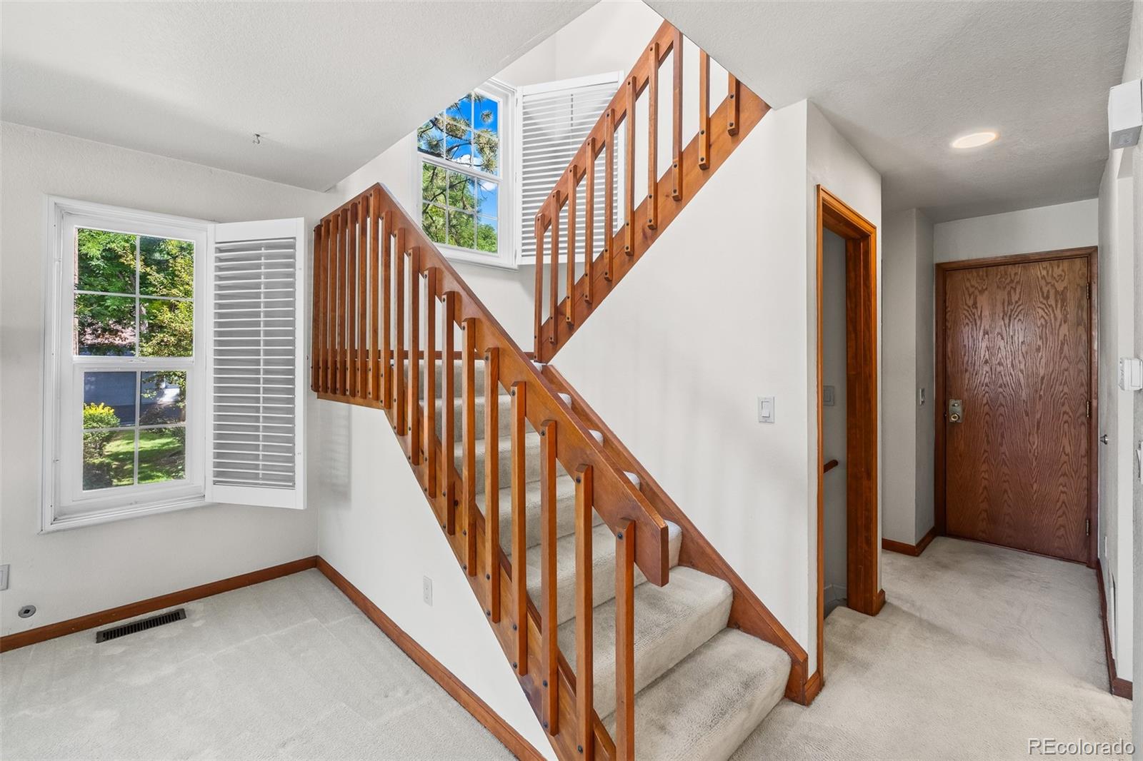 1417 W Lake Court