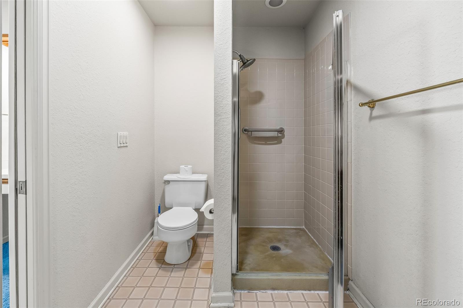 1417 W Lake Court